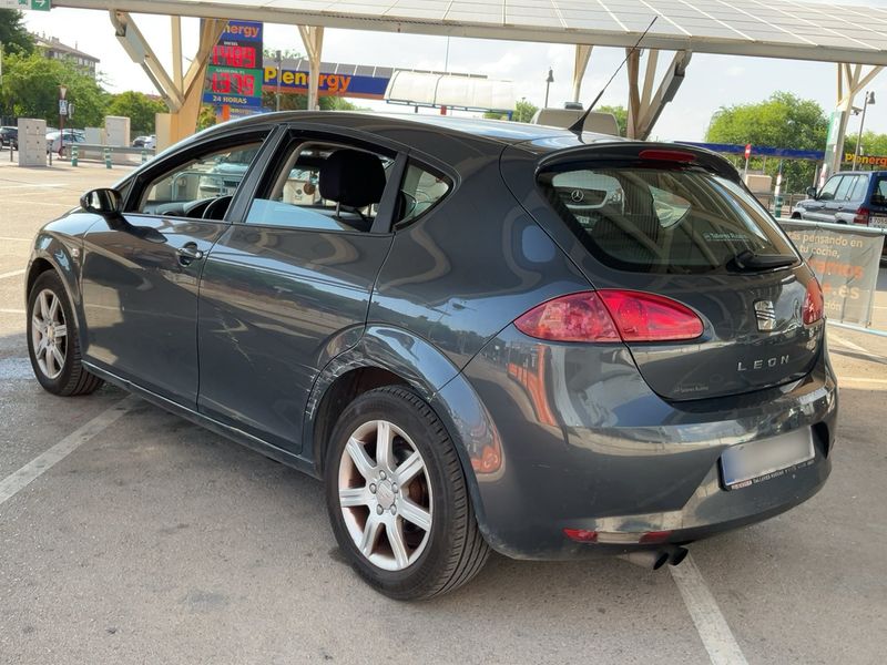 Seat Leon 2.0 TDI Stylance / Style — zdjęcie 3