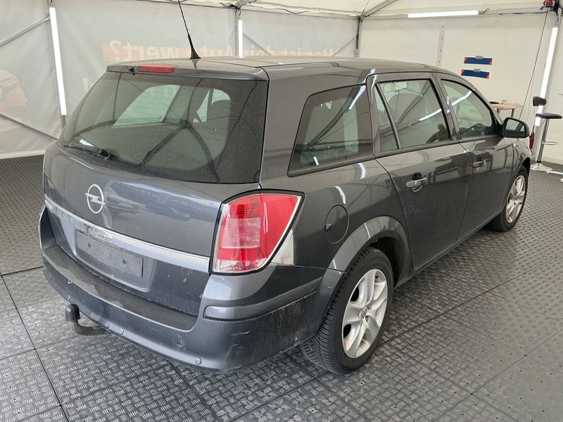 Opel Astra 1.6 Edition — zdjęcie 2