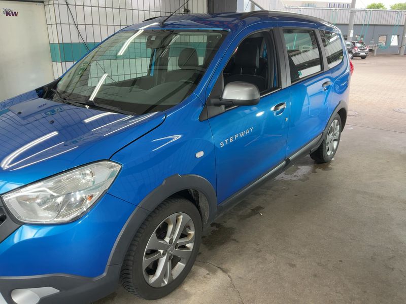 Dacia Lodgy 1.2 TCe Stepway — zdjęcie 2