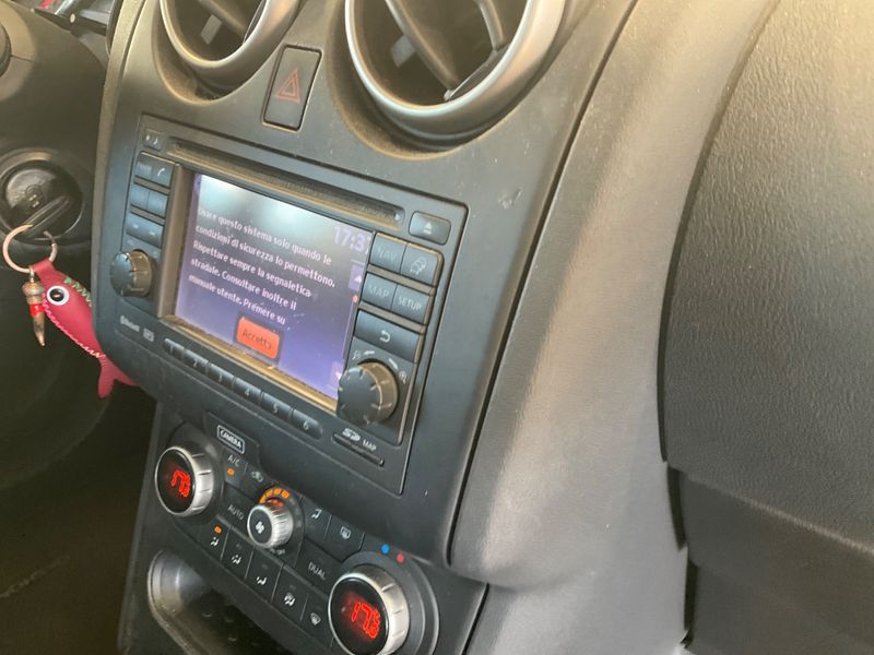 Nissan Qashqai 1.6 LPG ECO N-tec 2012 – снимка 34