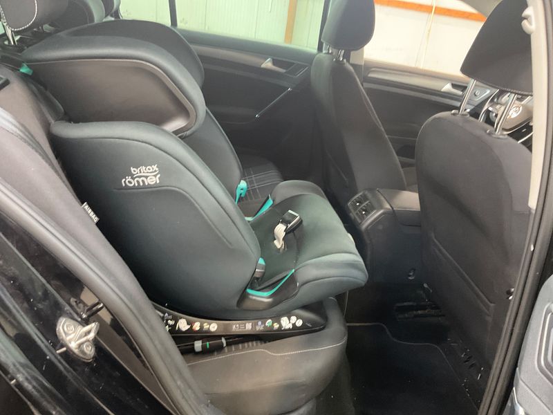 Volkswagen Golf VII 1.6 TDI Lounge BlueMotion Tech — zdjęcie 14