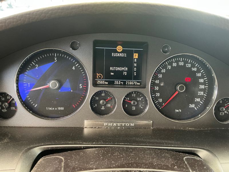 Volkswagen Phaeton 3.0 V6 TDI 4Motion — zdjęcie 13