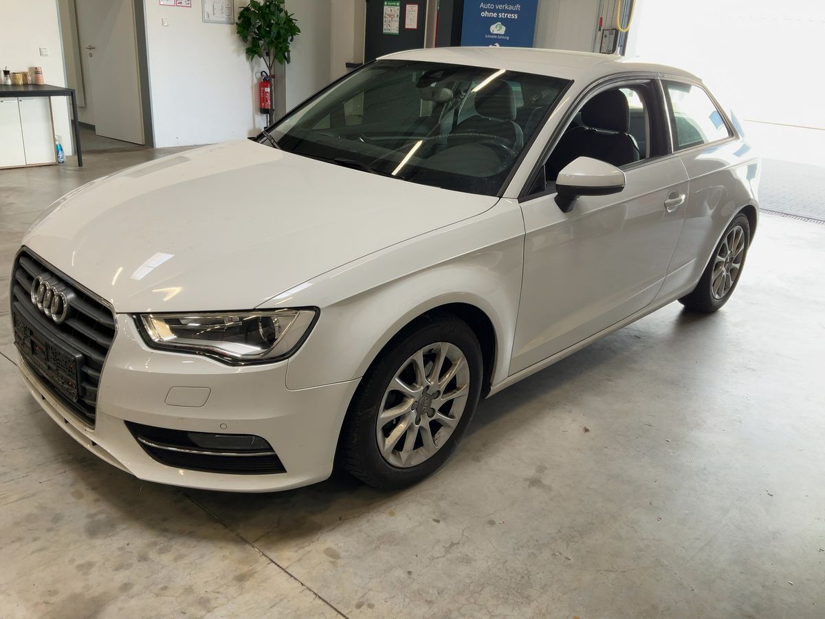 Audi A3 2015 — photo 1