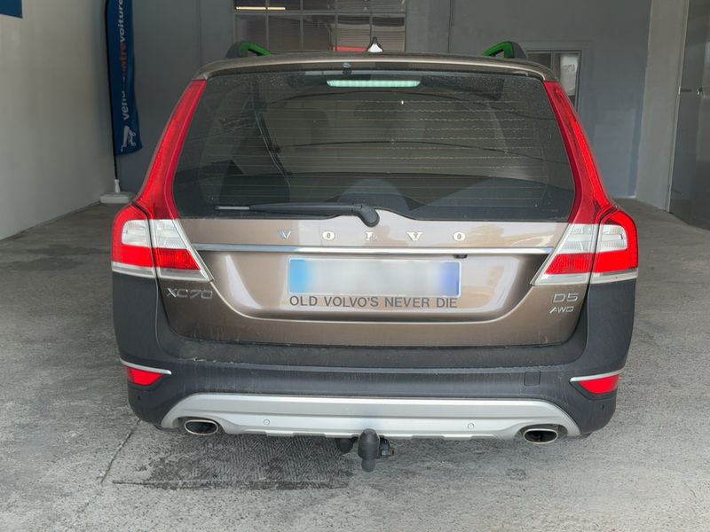 Volvo XC70 2.4 D5 Summum AWD Executive — zdjęcie 5