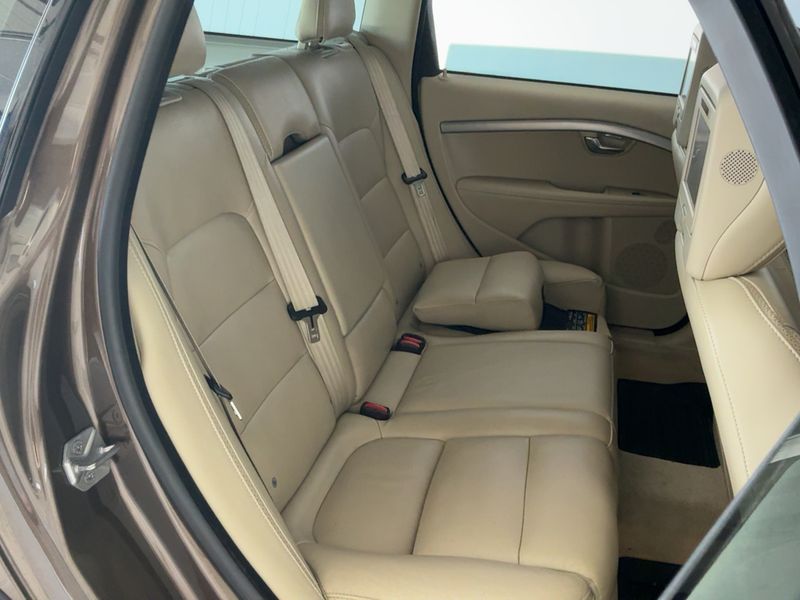 Volvo XC70 2.4 D5 Summum AWD Executive — zdjęcie 15
