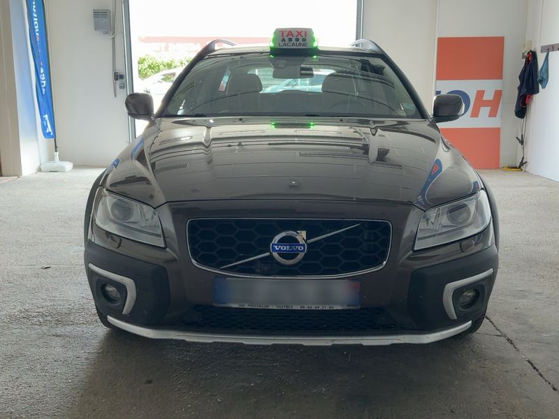 Volvo XC70 2.4 D5 Summum AWD Executive — zdjęcie 9