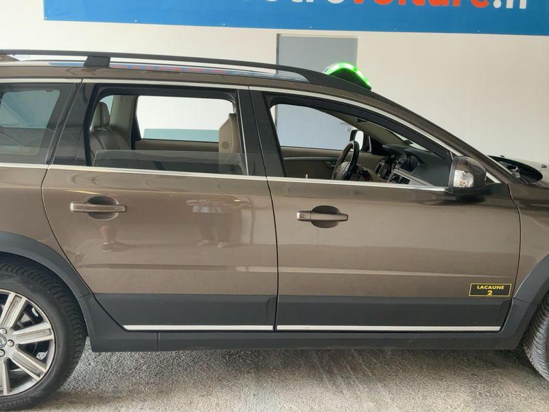 Volvo XC70 2.4 D5 Summum AWD Executive — zdjęcie 7