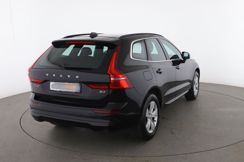 Volvo XC60 2.0 B4 Mild-Hybrid Core 2WD — zdjęcie 6