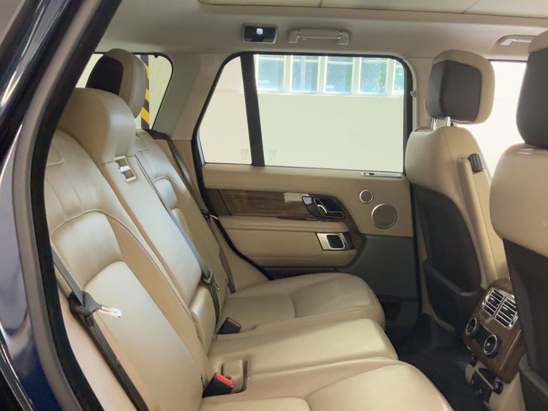 Land Rover Range Rover 3.0 SD V6 Vogue — zdjęcie 14