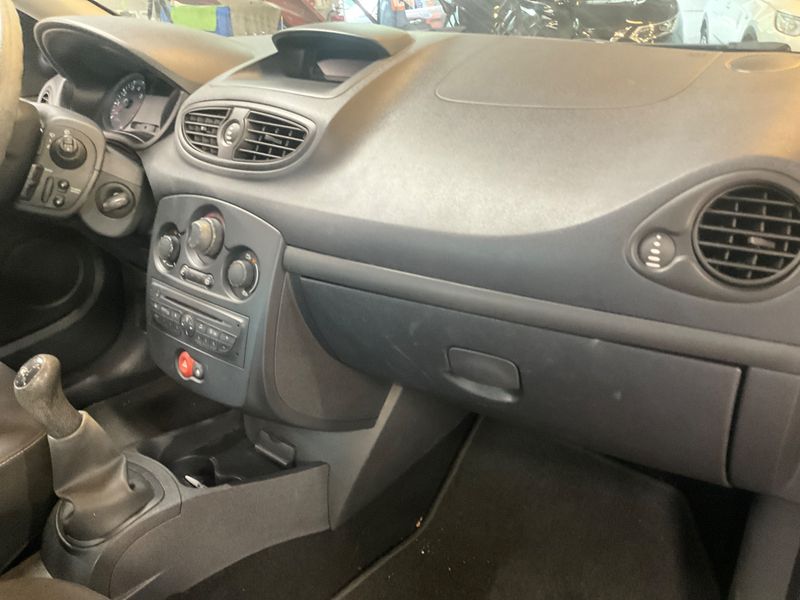 Renault Clio 1.2 Collection Zen 2014 – снимка 27