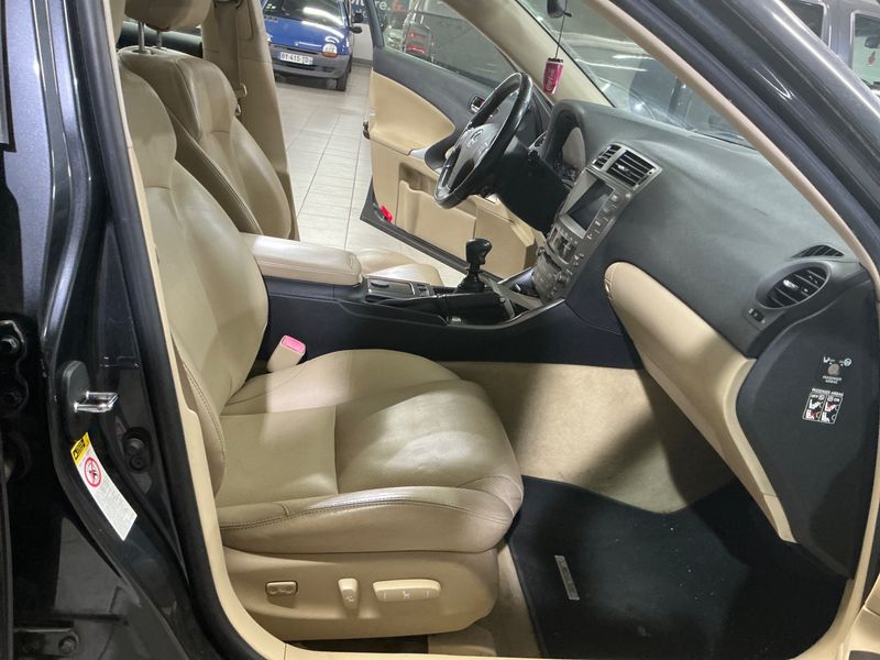 Lexus IS-Serie IS 220d Executive Line — zdjęcie 3