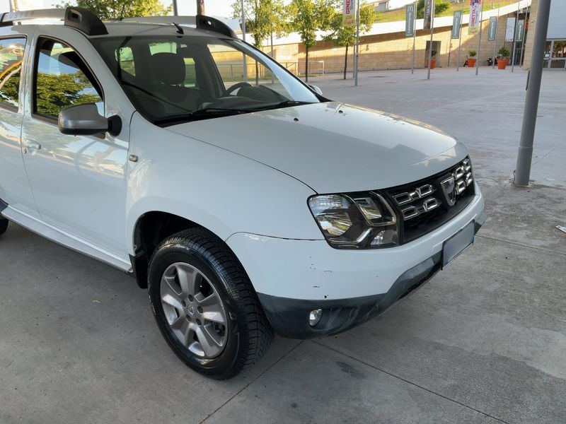 Dacia Duster 1.5 dCi Laureate 4x2 2016 – снимка 12