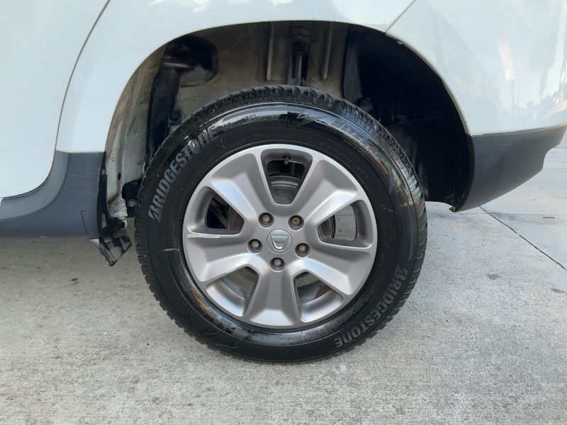 Dacia Duster 1.5 dCi Laureate 4x2 2016 – снимка 5