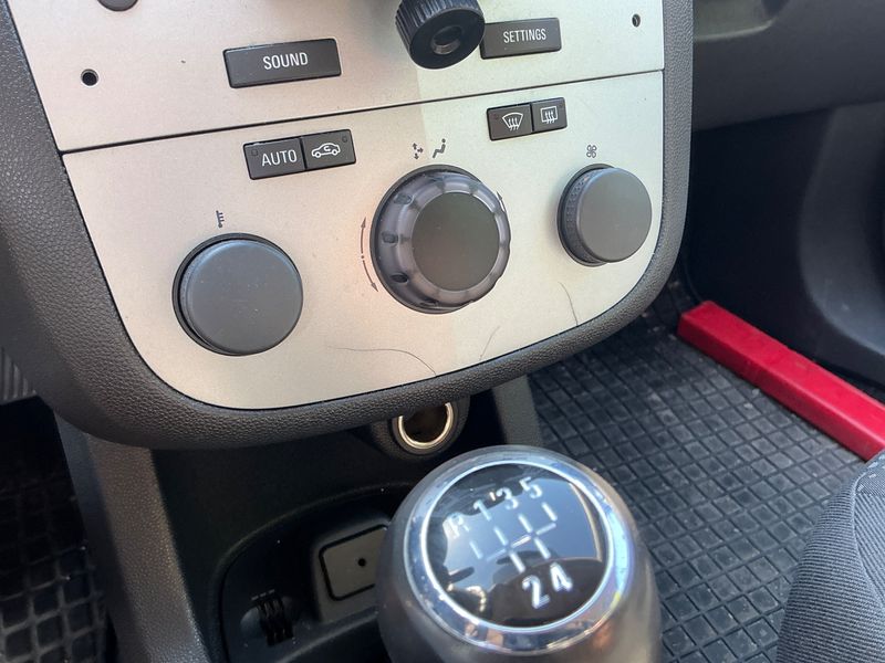 Opel Corsa 1.3 CDTI Edition 2012 – снимка 24