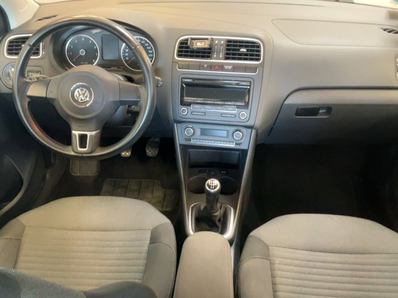 Volkswagen Polo 1.2 Comfortline — zdjęcie 12