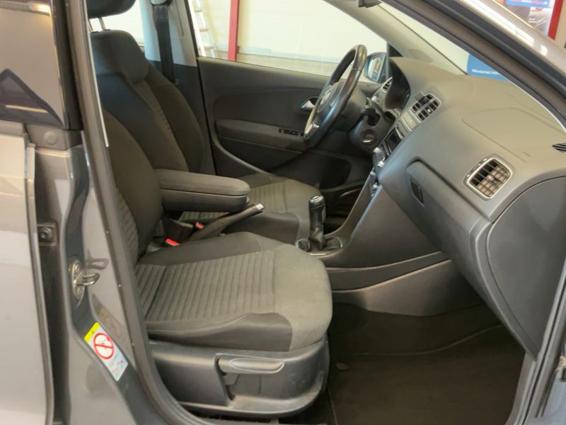 Volkswagen Polo 1.2 Comfortline — zdjęcie 11