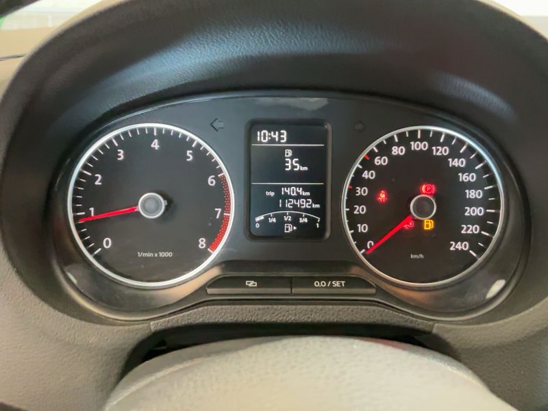 Volkswagen Polo 1.2 Comfortline — zdjęcie 13