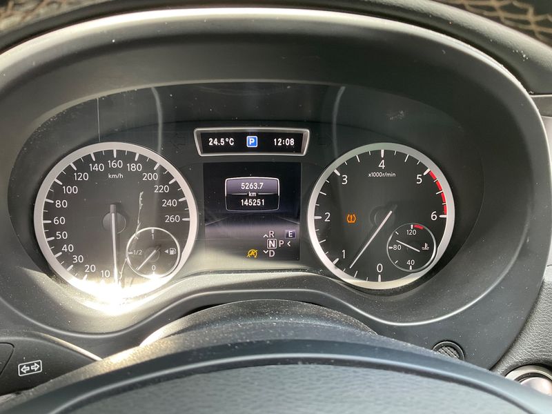 Infiniti Q30 2.2 Diesel Sport Tech AWD — zdjęcie 13