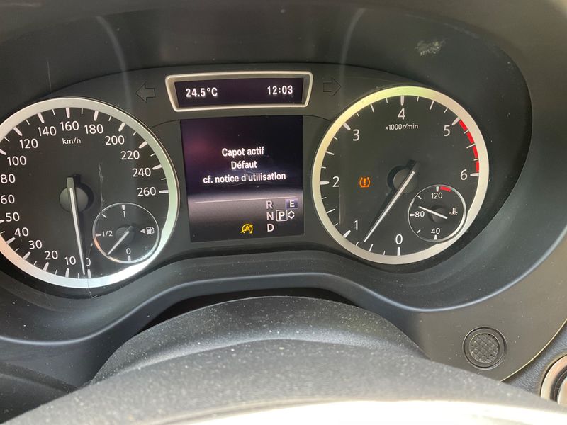 Infiniti Q30 2.2 Diesel Sport Tech AWD 2019 – снимка 32