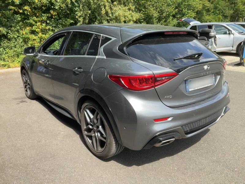 Infiniti Q30 2.2 Diesel Sport Tech AWD — zdjęcie 3