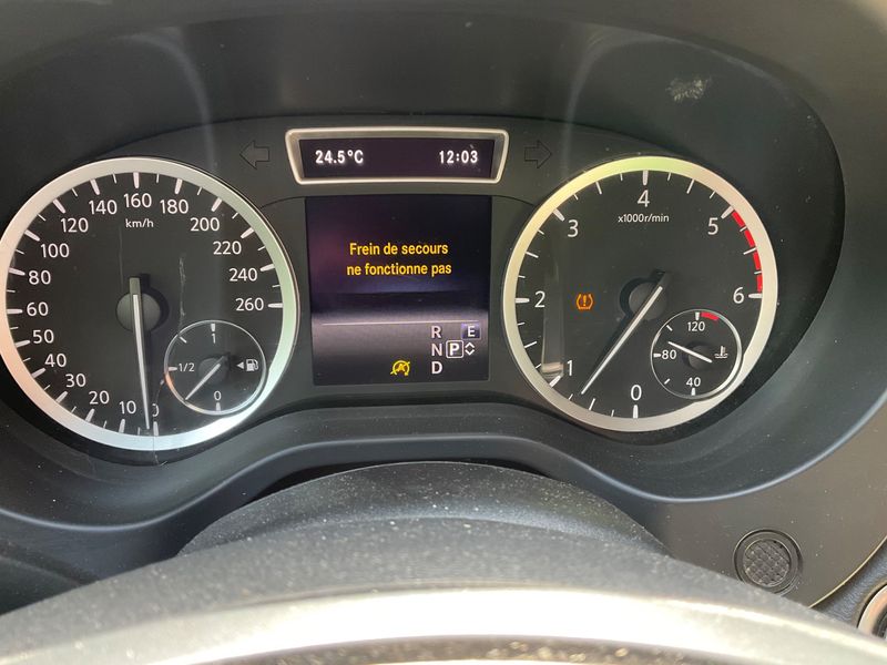Infiniti Q30 2.2 Diesel Sport Tech AWD 2019 – снимка 33