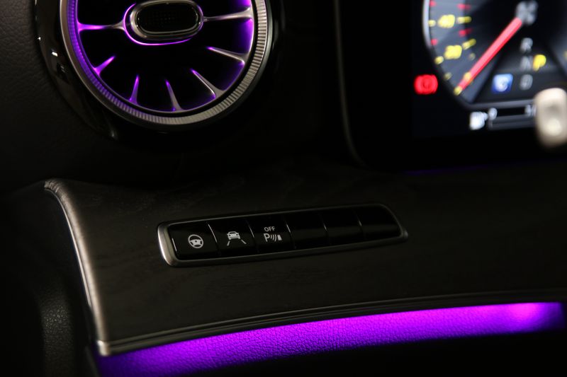Mercedes-Benz CLS-Klasse CLS 450 Mild-Hybrid 4Matic AMG Line — zdjęcie 17