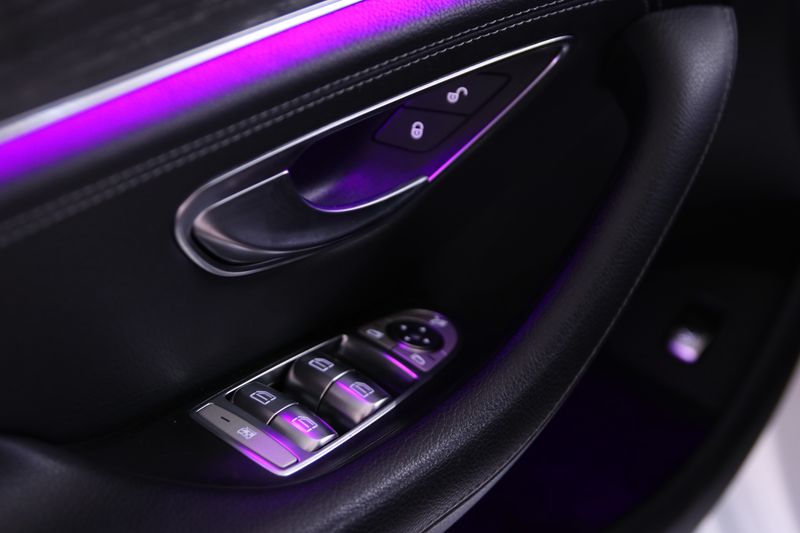 Mercedes-Benz CLS-Klasse CLS 450 Mild-Hybrid 4Matic AMG Line — zdjęcie 16