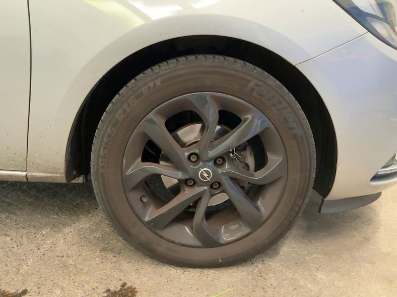 Opel Corsa 1.4 Color Edition 2018 – снимка 11