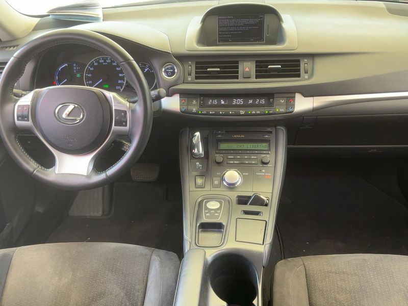 Lexus CT-Serie CT 200h — zdjęcie 12