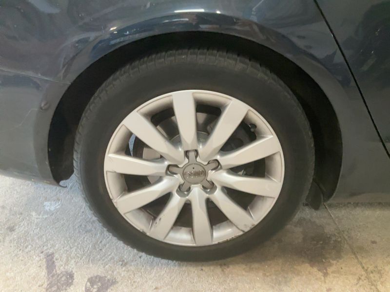 Audi A4 3.0 V6 TDI quattro Attraction 2012 – снимка 9
