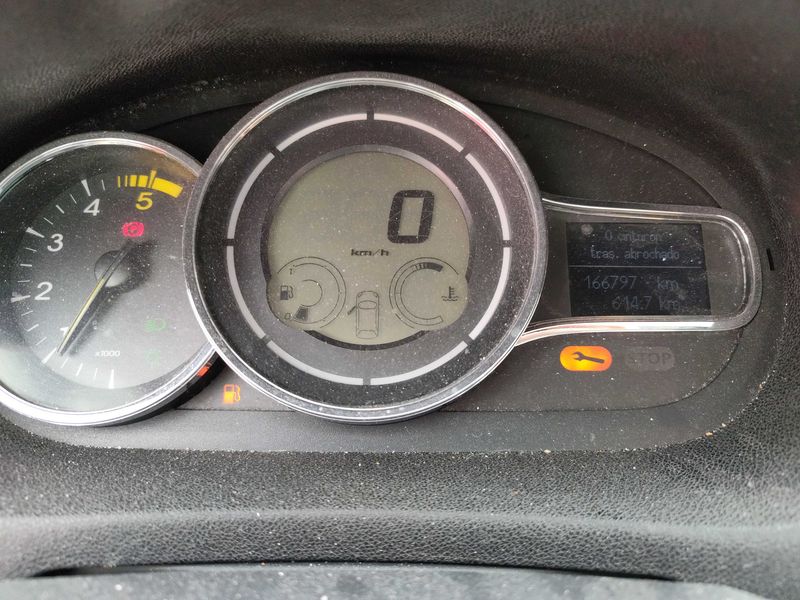 Renault Megane 1.9 dCi Dynamique — zdjęcie 12