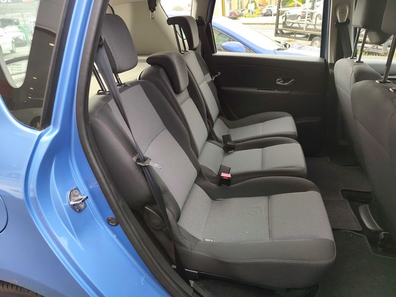 Renault Scenic 1.5 dCi Selection — zdjęcie 14