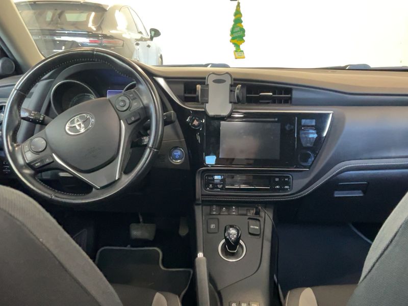 Toyota Auris Touring Sports 1.8 Hybrid Active — zdjęcie 12