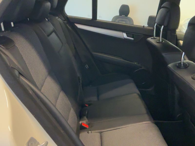 Mercedes-Benz C-Klasse C 220 CDI T BlueEfficiency Avantgarde — zdjęcie 14
