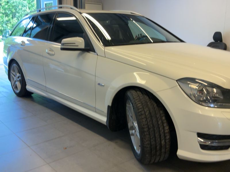 Mercedes-Benz C-Klasse C 220 CDI T BlueEfficiency Avantgarde — zdjęcie 8