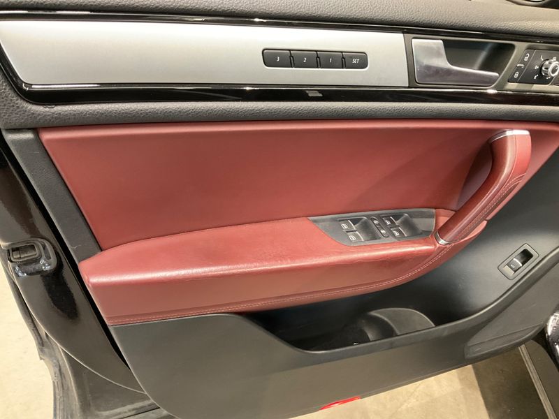 Volkswagen Touareg 3.0 V6 TDI BlueMotion Tech 2012 – снимка 38
