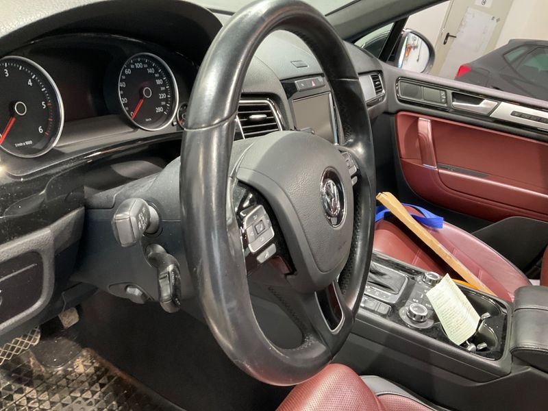 Volkswagen Touareg 3.0 V6 TDI BlueMotion Tech 2012 – снимка 30