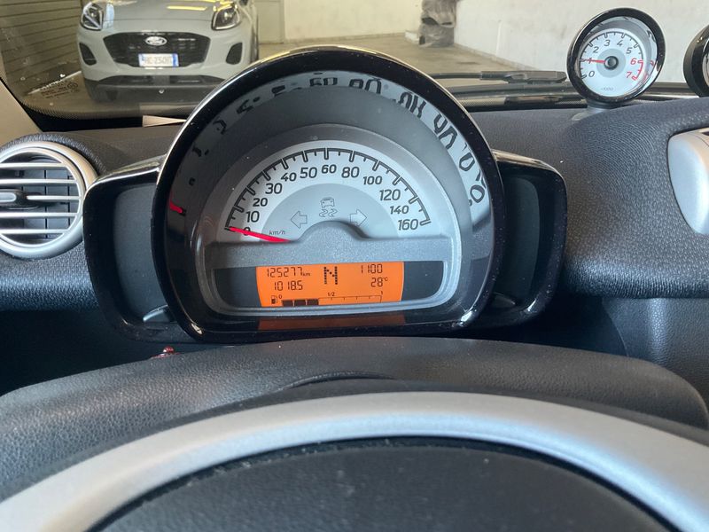 Smart fortwo 1.0 Micro Hybrid Drive pulse — zdjęcie 13
