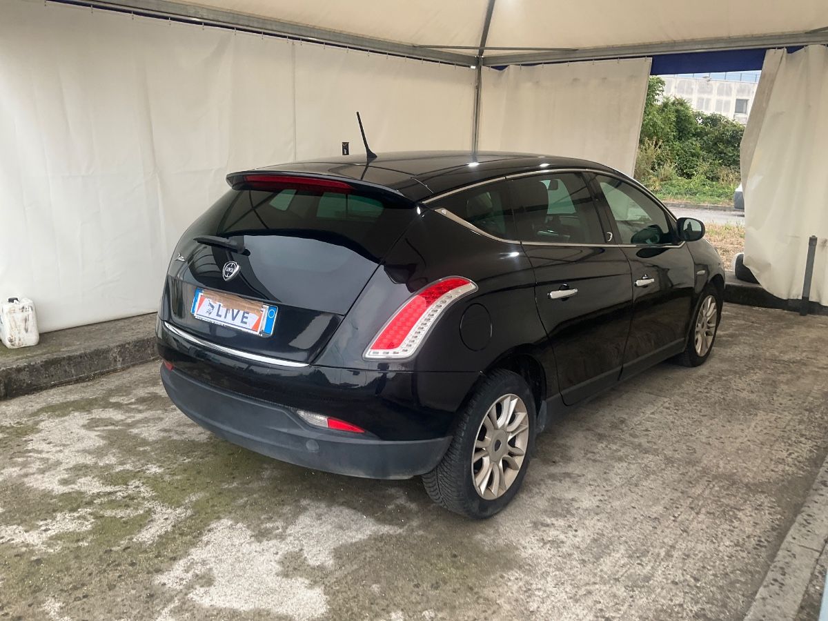 Lancia Delta 1.6 Diesel Silver