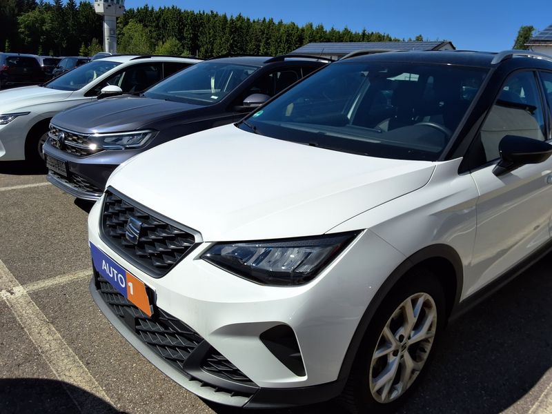 Seat Arona 1.0 TSI FR — zdjęcie 2
