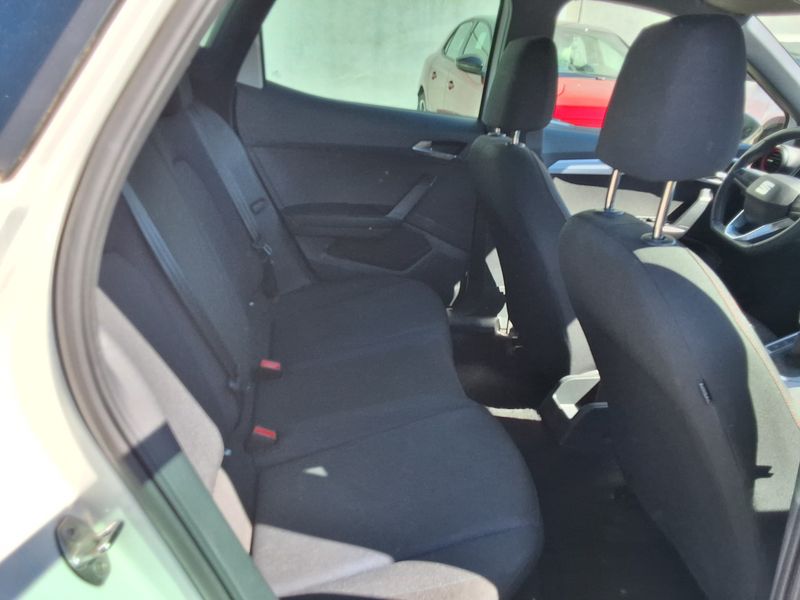 Seat Arona 1.0 TSI FR — zdjęcie 14
