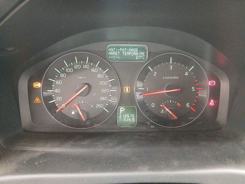 Volvo C70 2.4 Kinetic — zdjęcie 12
