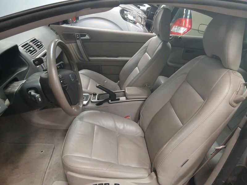 Volvo C70 2.4 Kinetic — zdjęcie 23