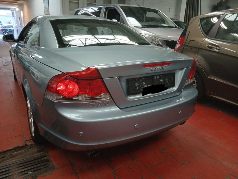 Volvo C70 2.4 Kinetic — zdjęcie 17