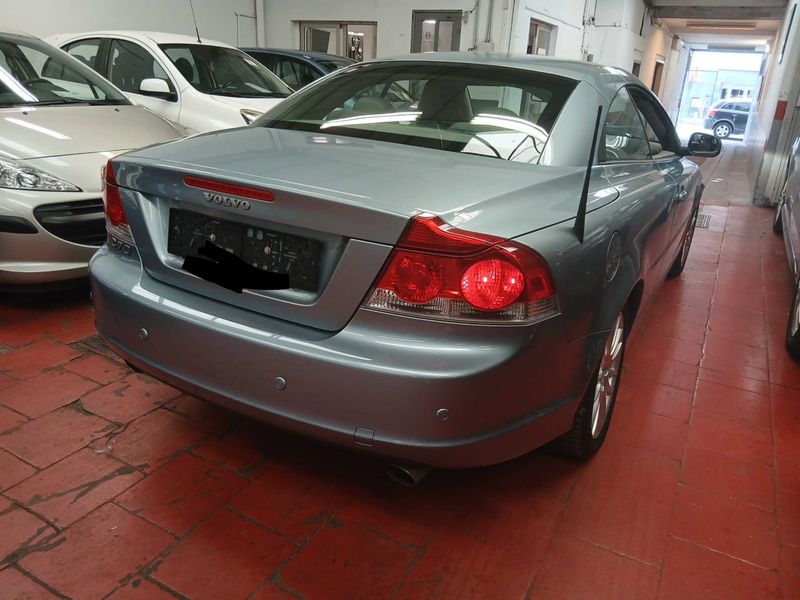 Volvo C70 2.4 Kinetic — zdjęcie 19