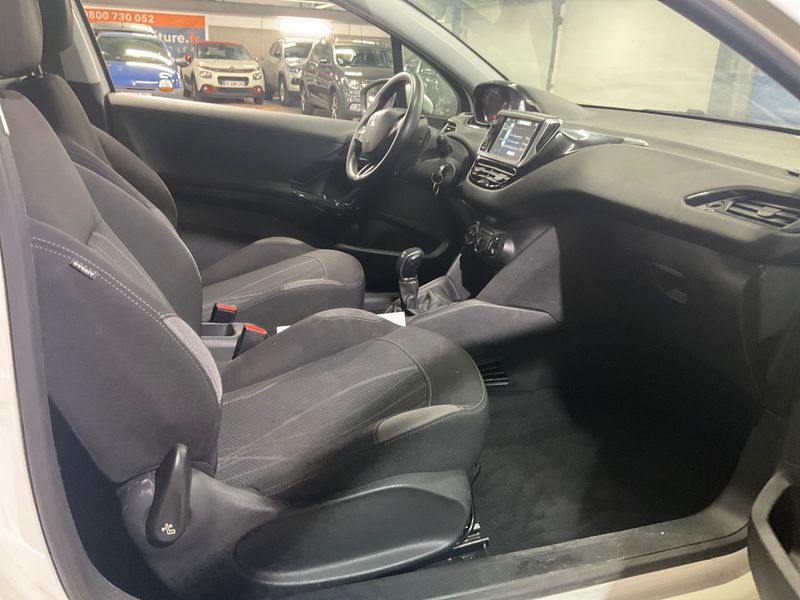 Peugeot 208 1.2 VTi Active — zdjęcie 3