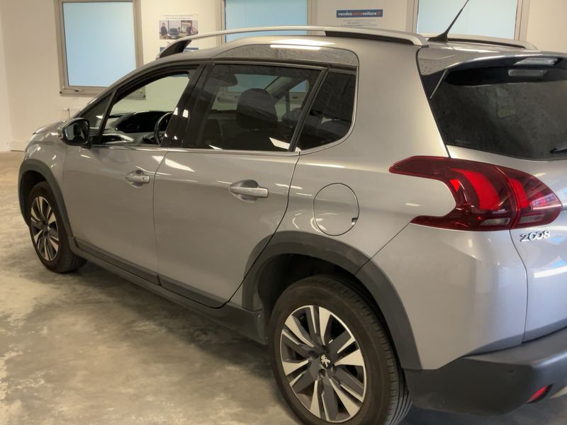Peugeot 2008 1.2 PureTech Allure 2019 – снимка 6