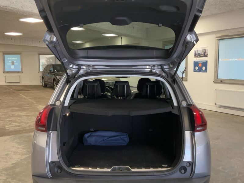 Peugeot 2008 1.2 PureTech Allure 2019 – снимка 15
