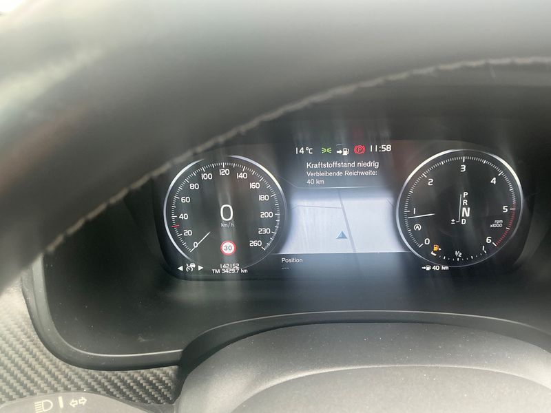Volvo S90 2.0 D5 R-Design AWD — zdjęcie 13