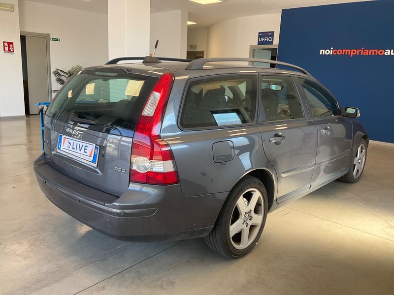 Volvo V50 2.0 D Momentum — zdjęcie 2